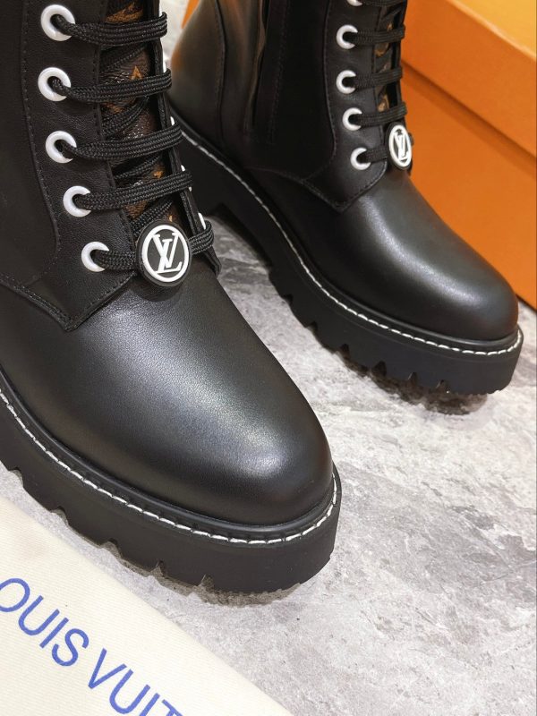 Designer LUV BOOTS 040