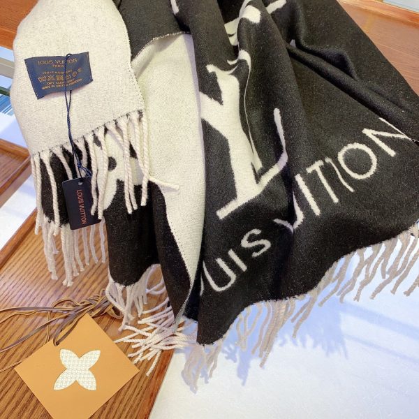 VL – Luxury Edition LUV Scarf 036