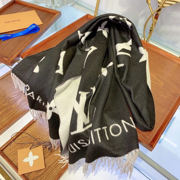 VL – Luxury Edition LUV Scarf 036