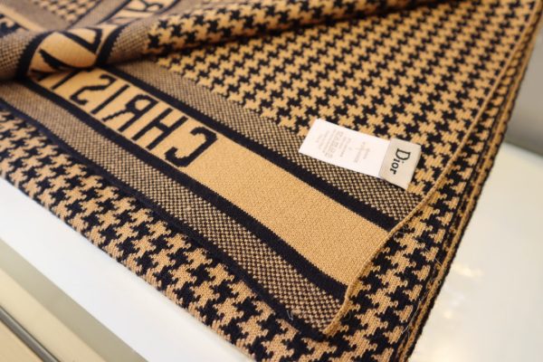 VL – Luxury Edition DIR Scarf 007