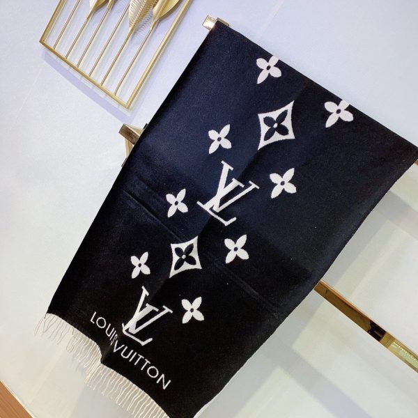 VL – Luxury Edition LUV Scarf 036