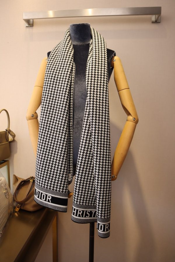 VL – Luxury Edition DIR Scarf 006