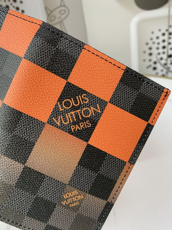 Luxury Wallet LUV 047