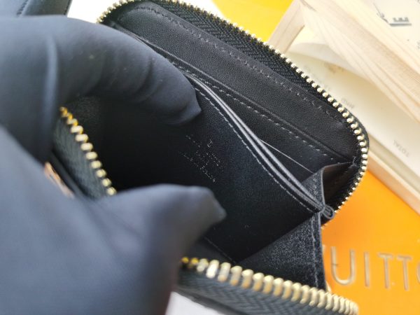 Luxury Wallet LUV 122