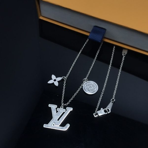 VL – Luxury LV Necklaces 090